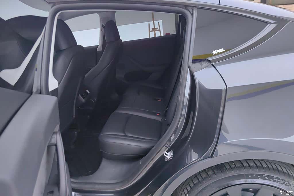 Tesla Model Y, 2024 11
