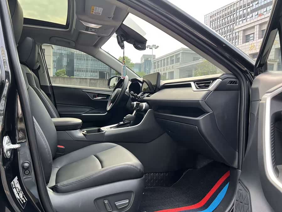 Toyota RAV4 2023, фото 7