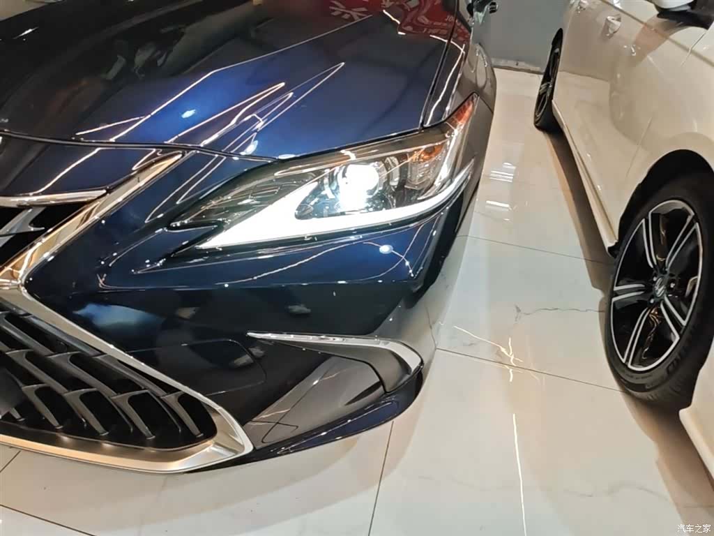 Lexus ES, 2021 23