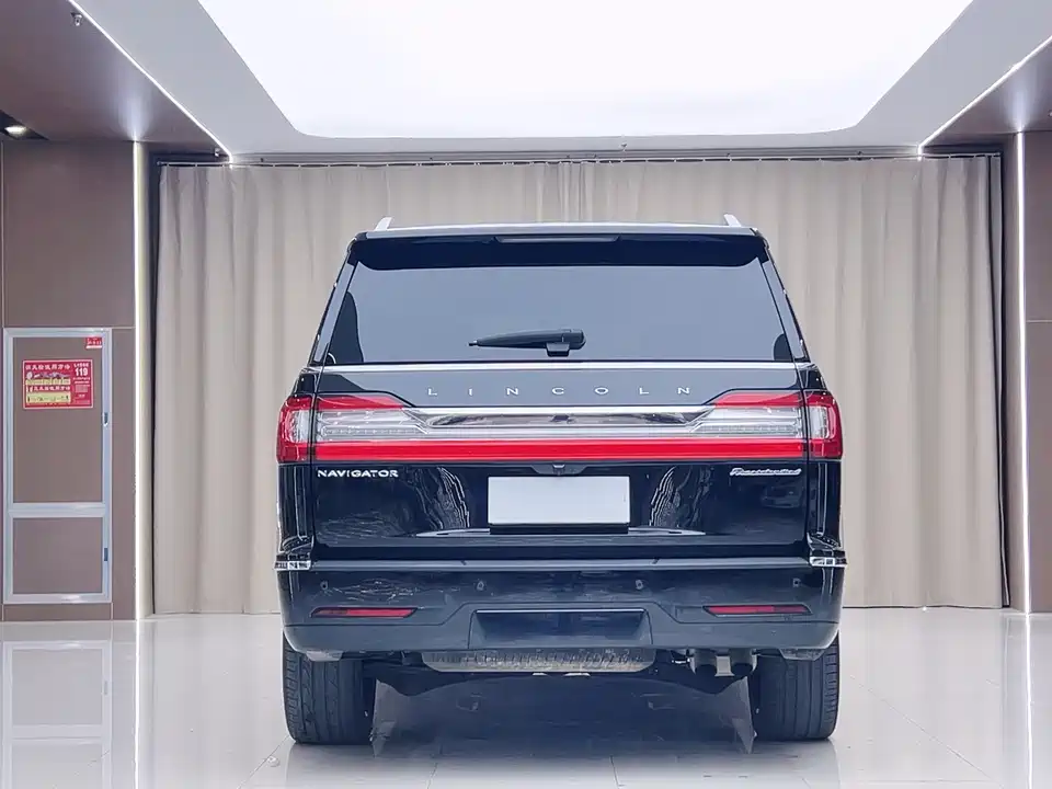 Lincoln Navigator