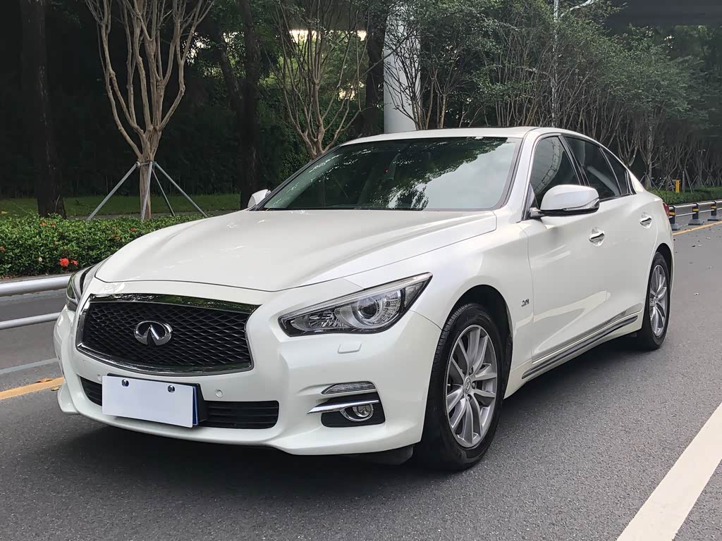 Infiniti Q50L
