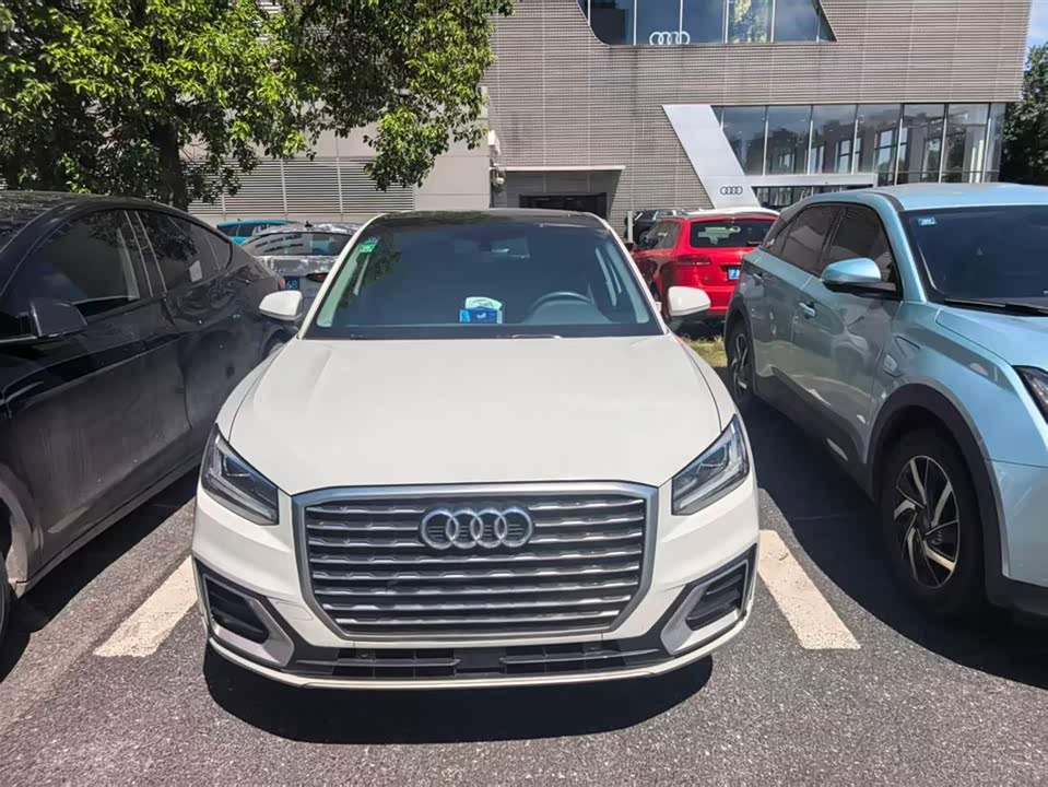 Audi Q2L