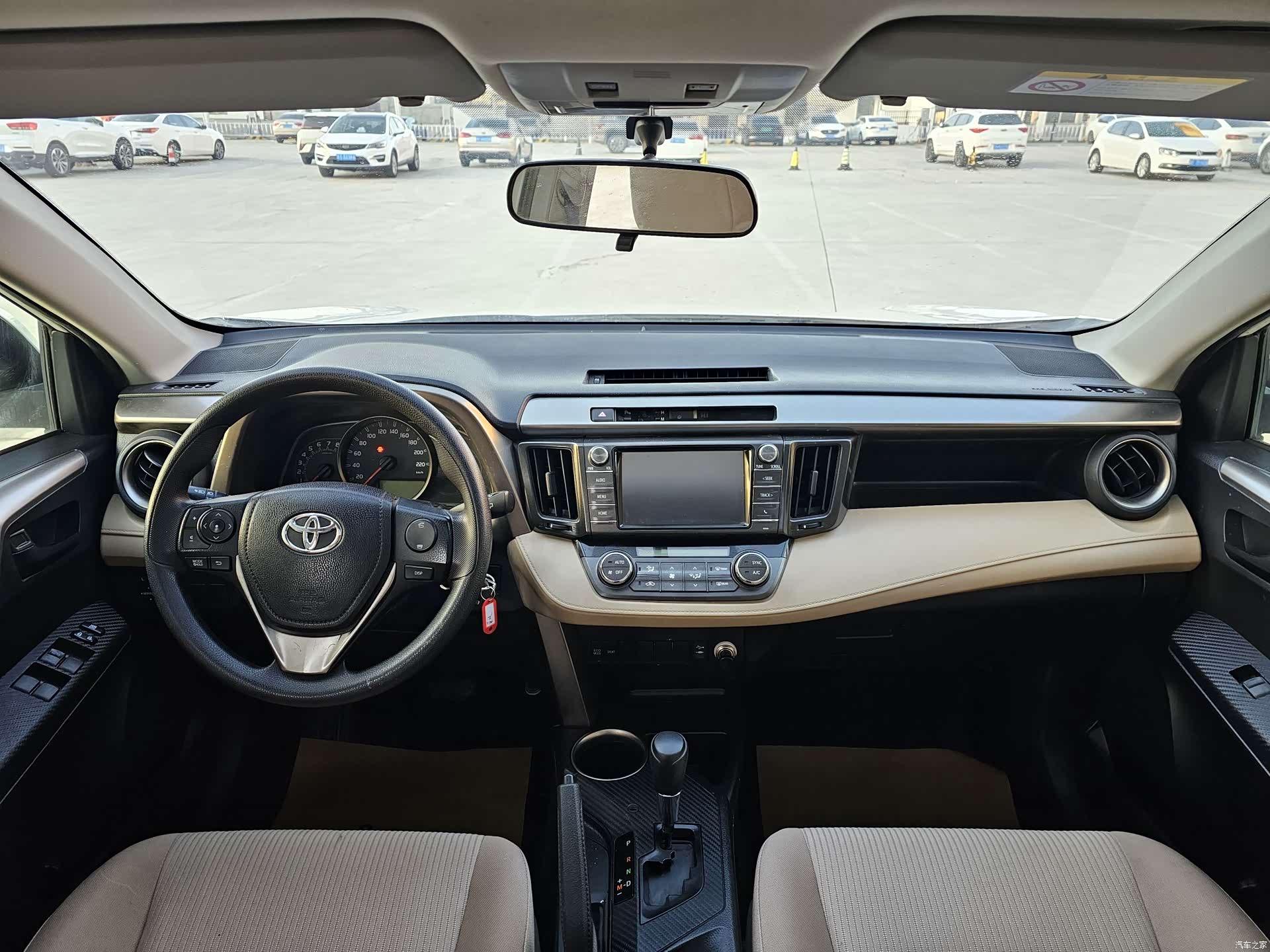 Toyota RAV4, 2016 11
