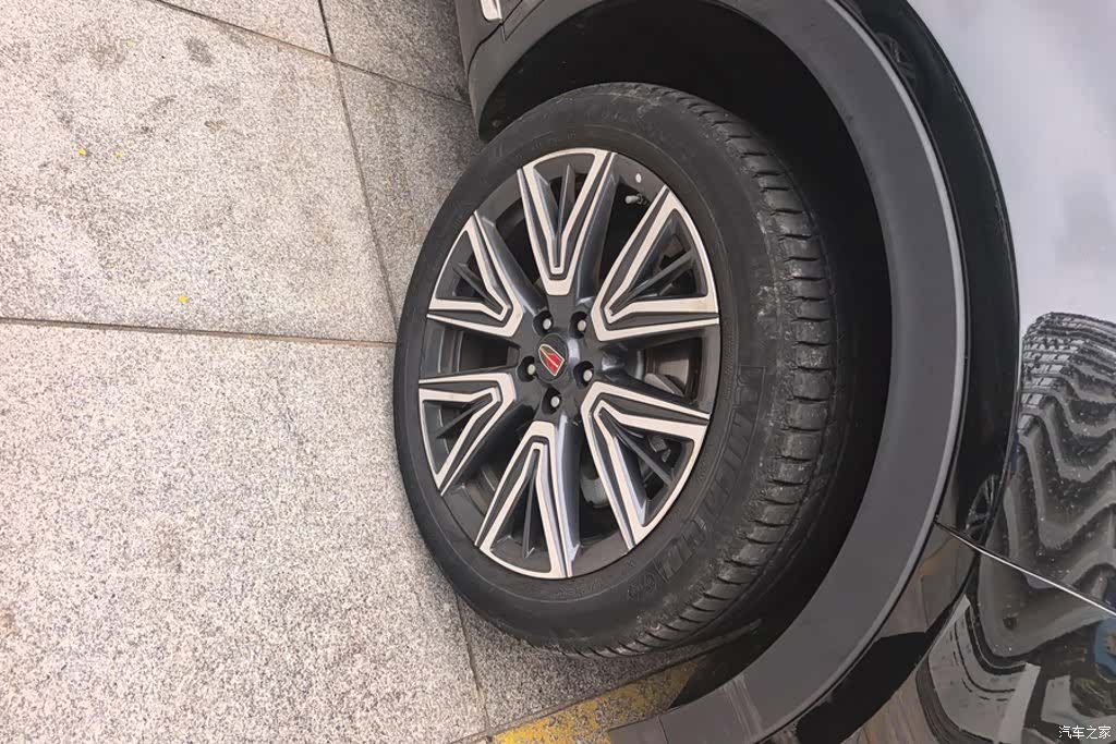 Hongqi HS5, 2022 6