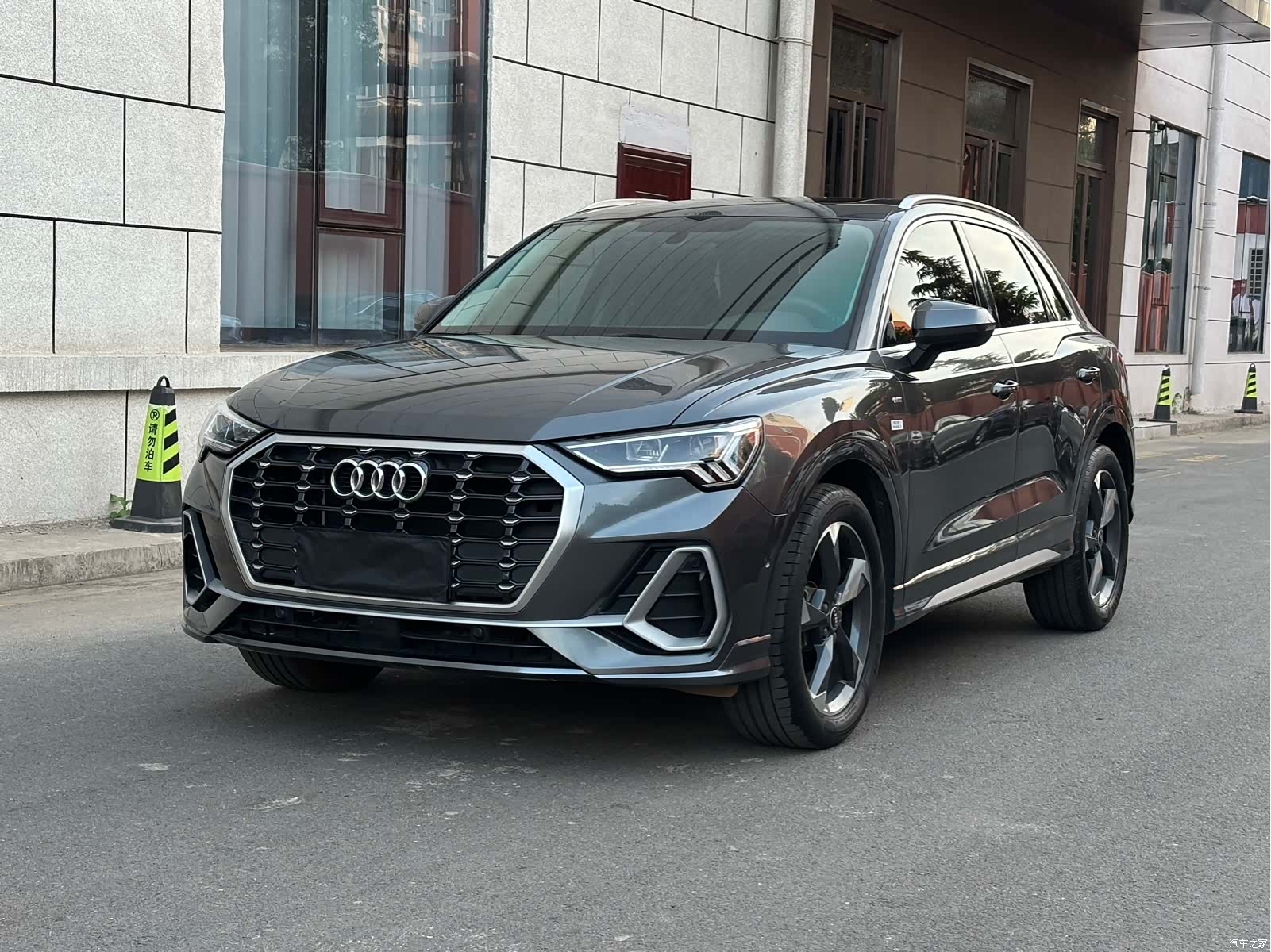 Audi Q3, 2022 1