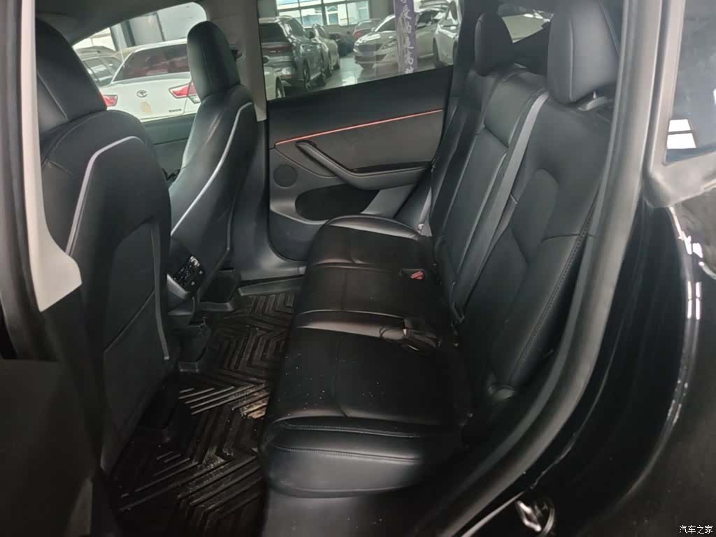 Tesla Model Y, 2022 17