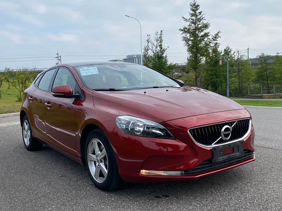 Volvo V40