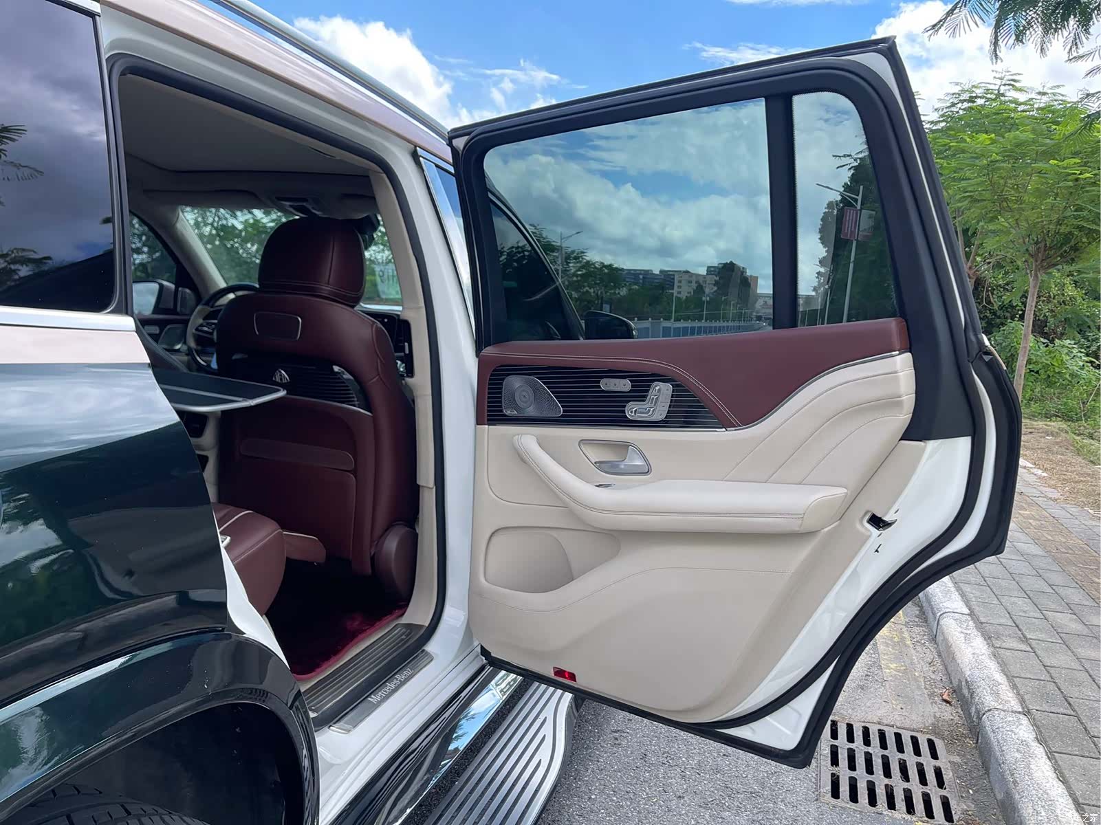 Maybach GLS, 2023 14