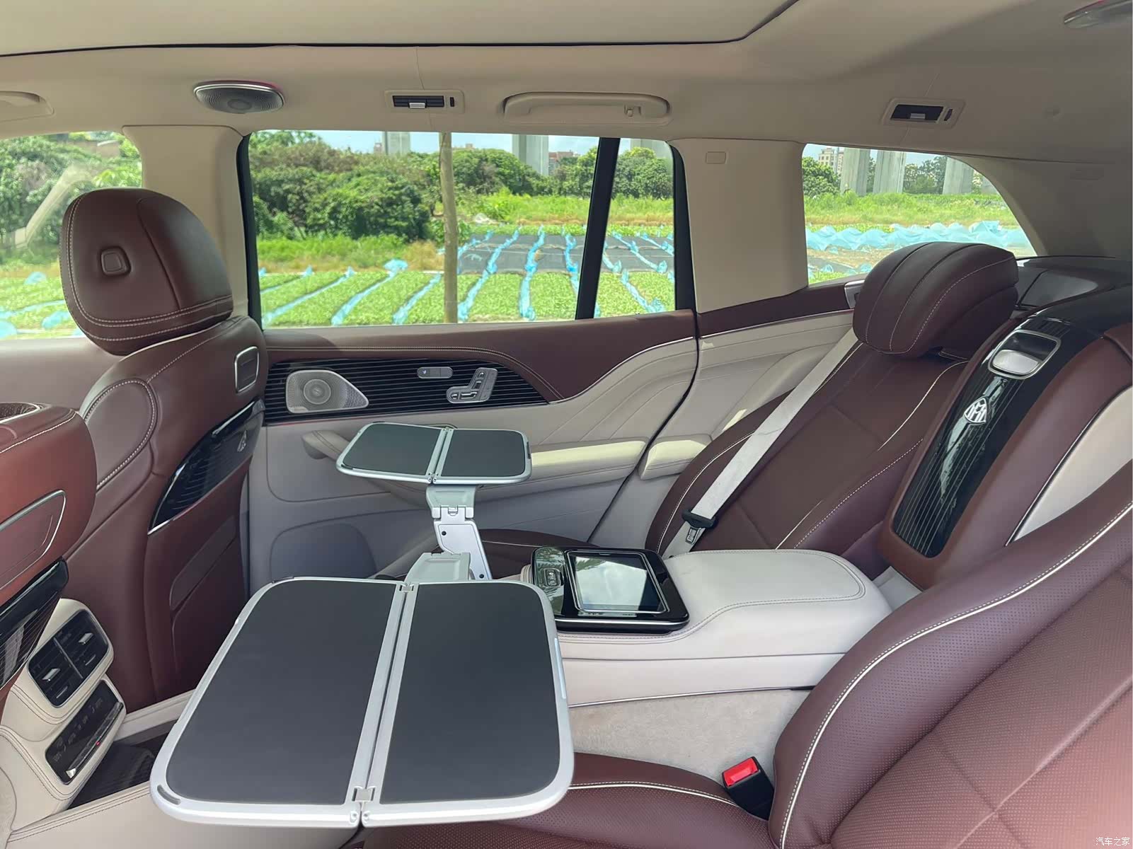 Maybach GLS, 2023 28