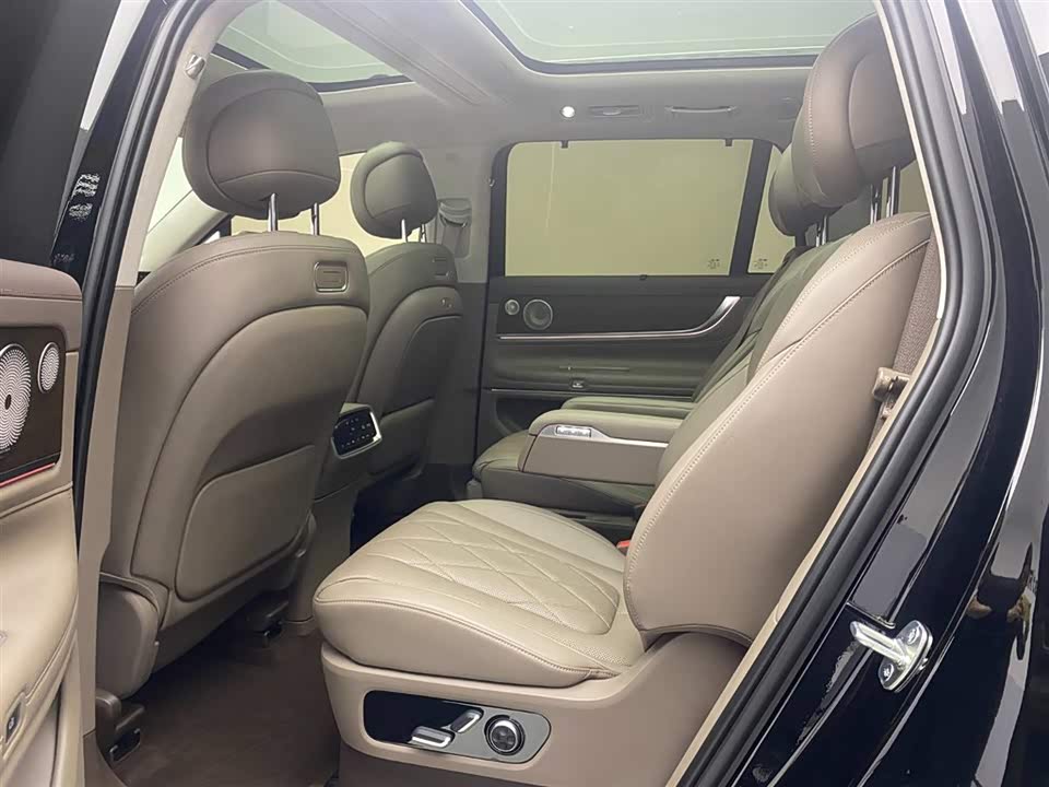 AITO Ask the world M9