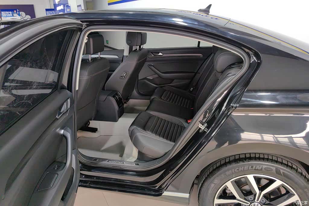 Volkswagen Magotan, 2021 11