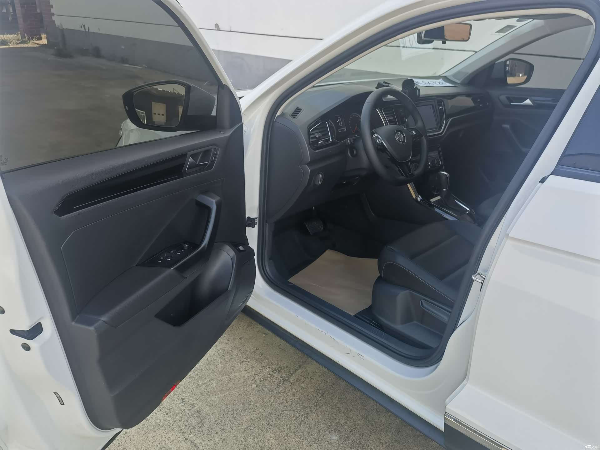 Volkswagen T-ROC, 2019 7