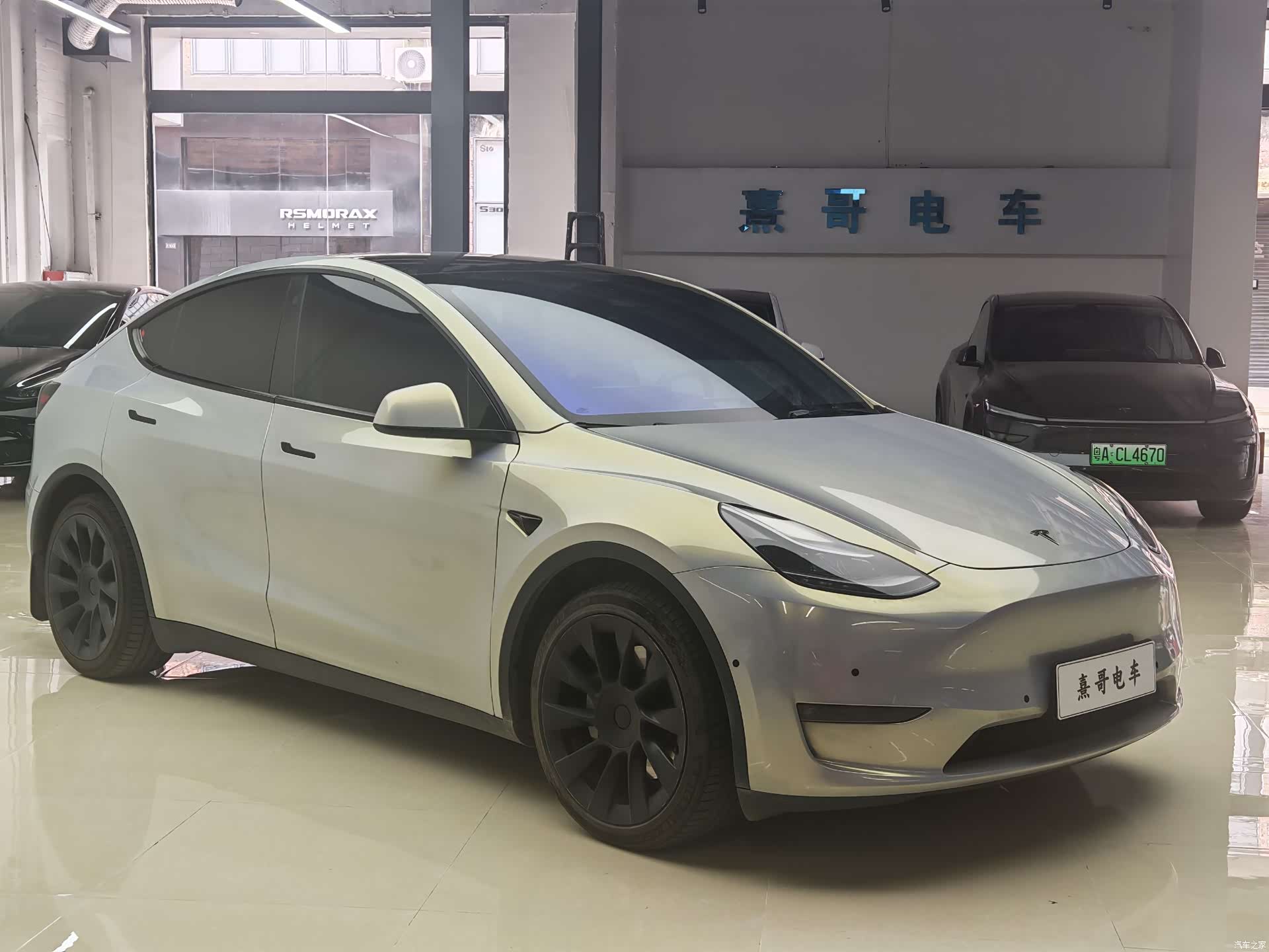 Tesla Model Y, 2022 3