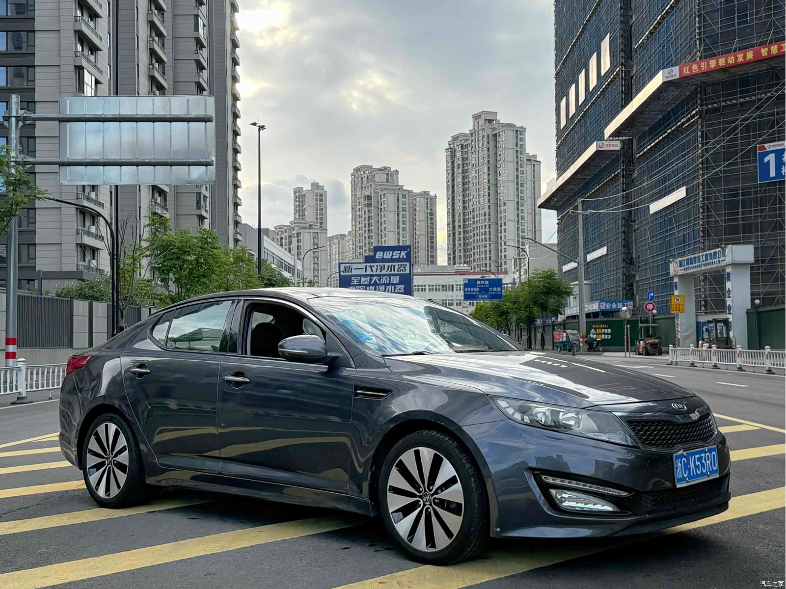 Kia K5, 2011 3