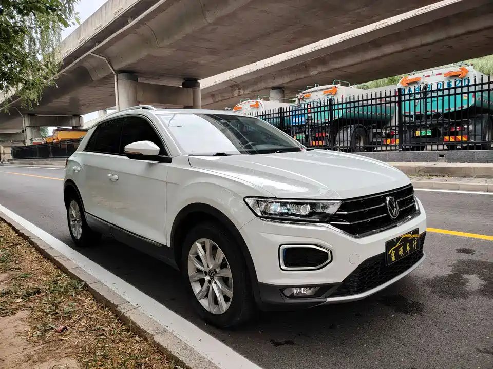 Volkswagen T-ROC exploring Songs