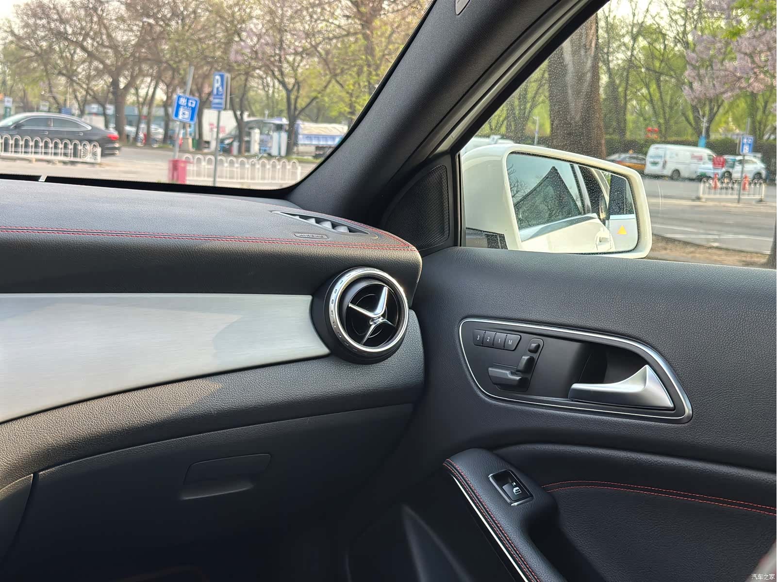 Mercedes-Benz GLA, 2015 35