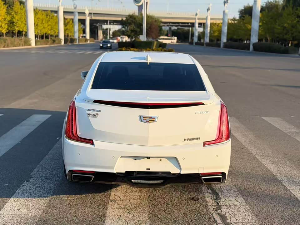Cadillac XTS