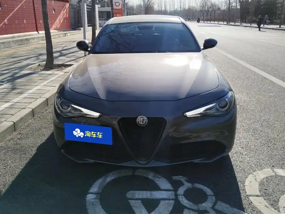 Alfa Romeo Giulia Alfa Romeo Giulia