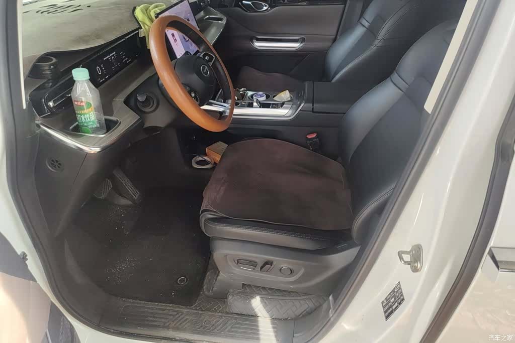 Trumpchi E8, 2025 9