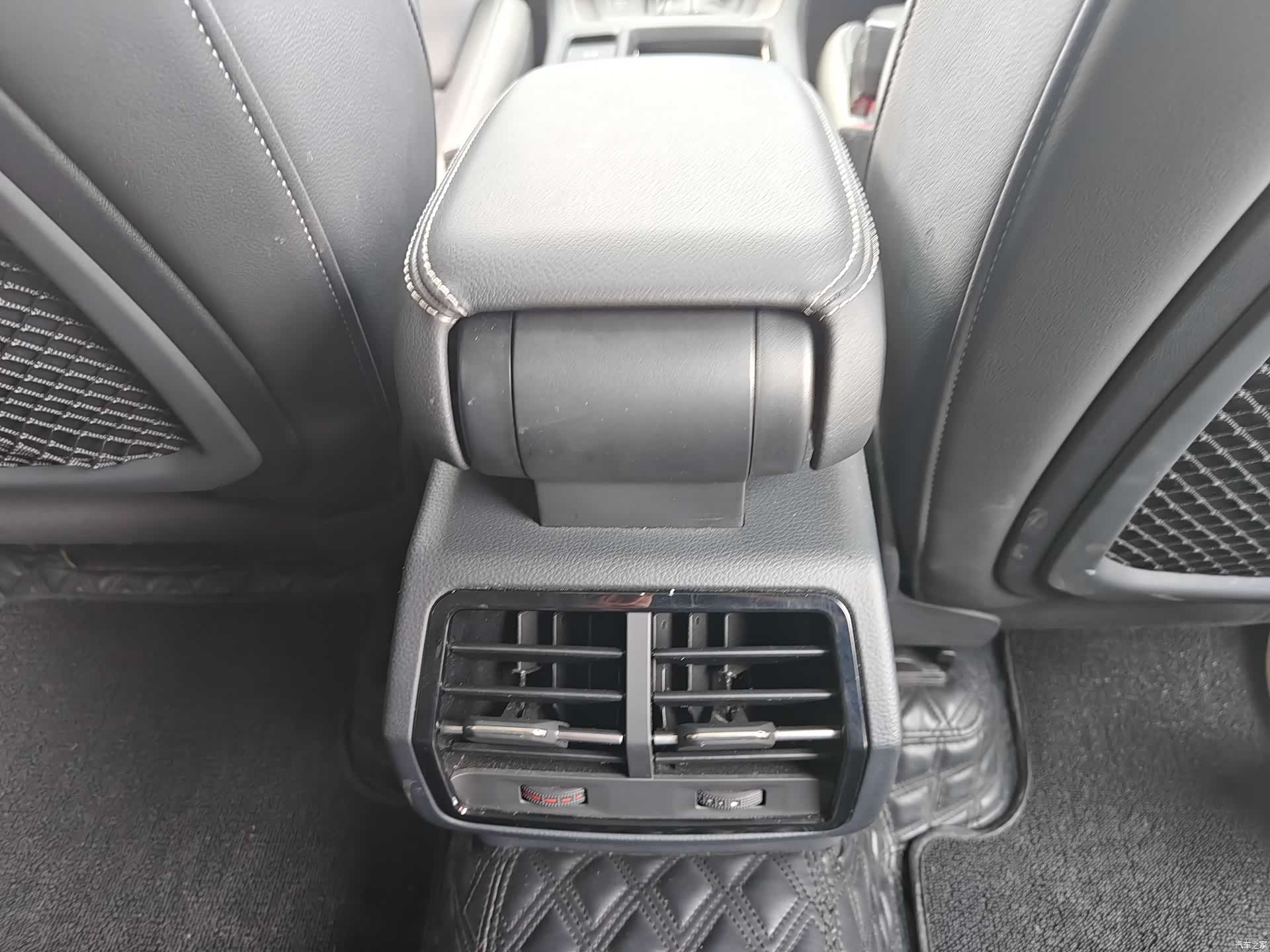 Audi Q3, 2023 12