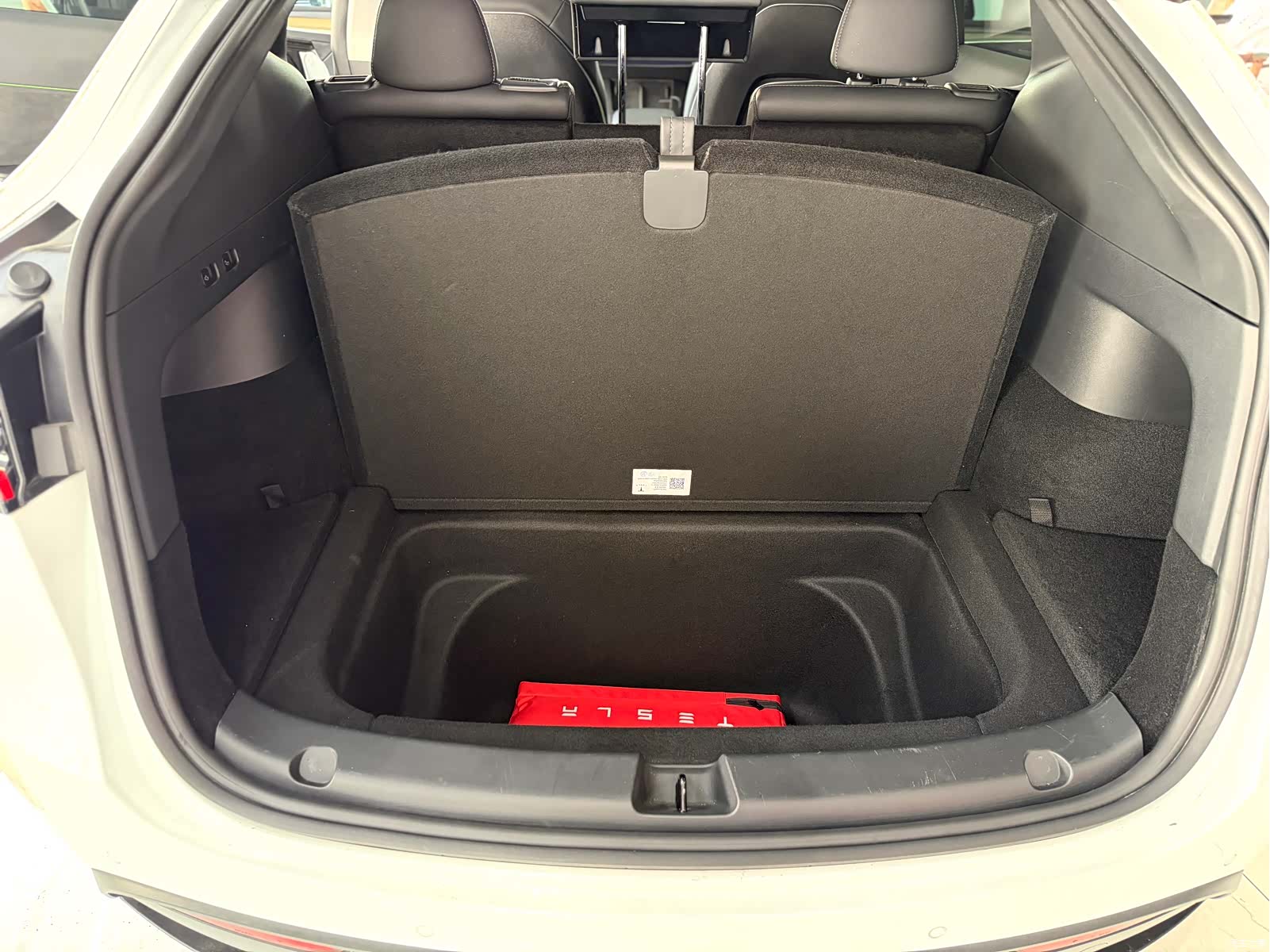 Tesla Model Y, 2022 14