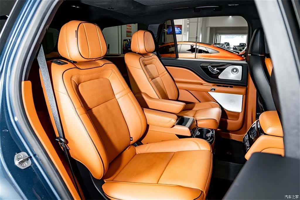 Lincoln Aviator, 2023 25