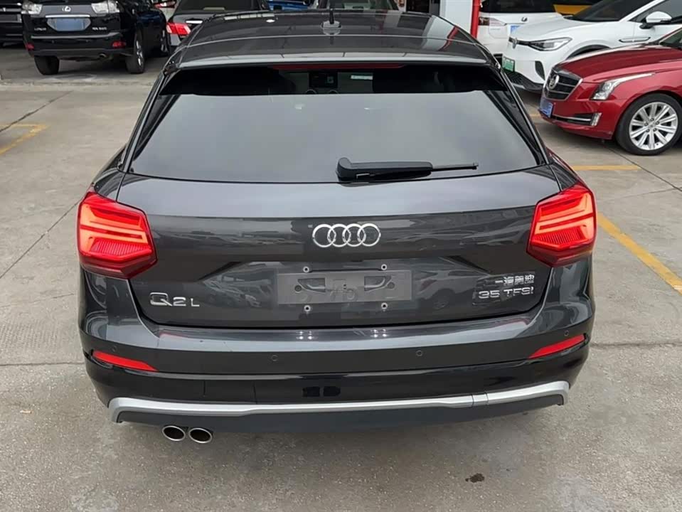Audi Q2L Audi Q2L