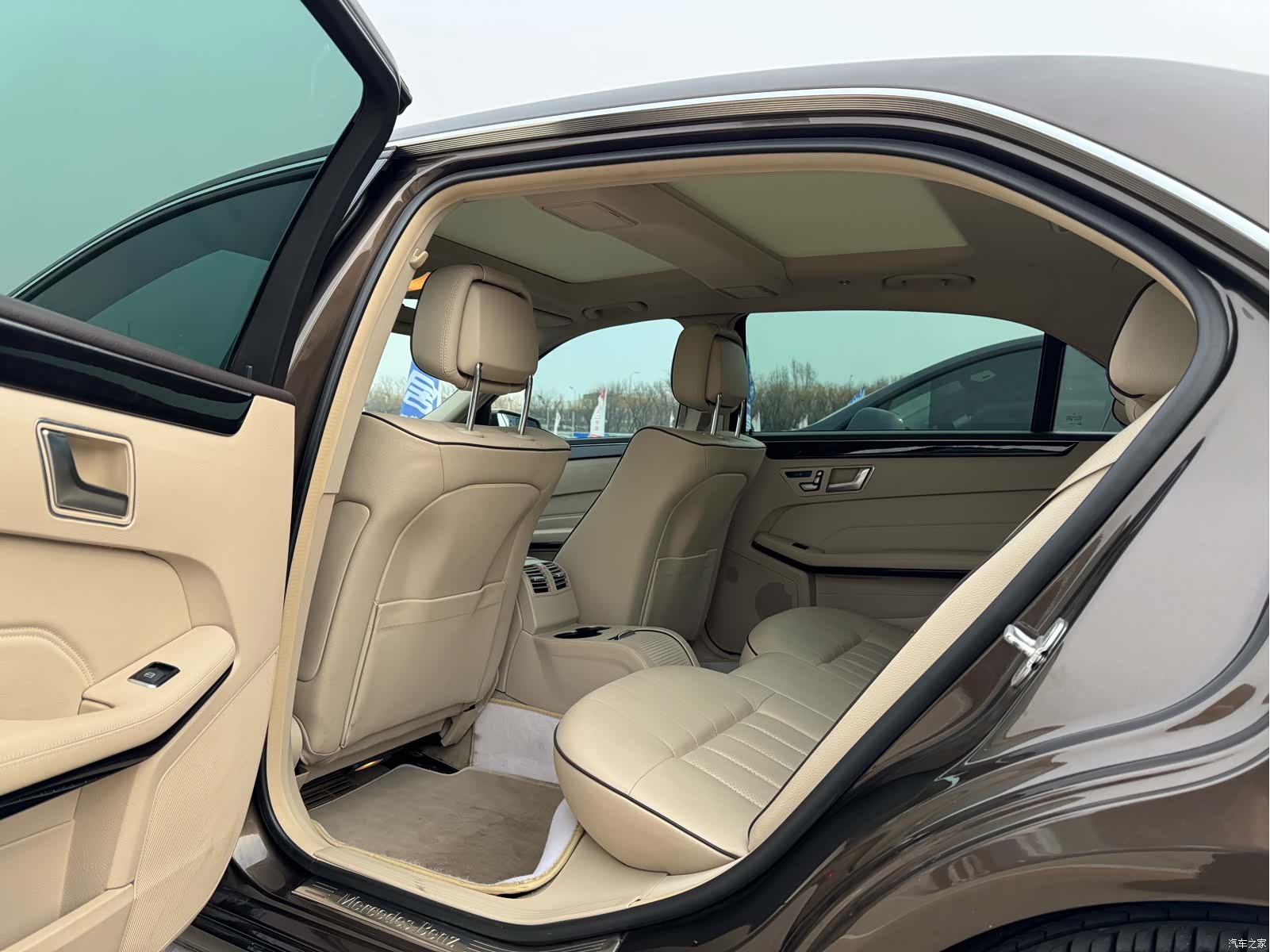 Mercedes-Benz E-Class, 2015 10