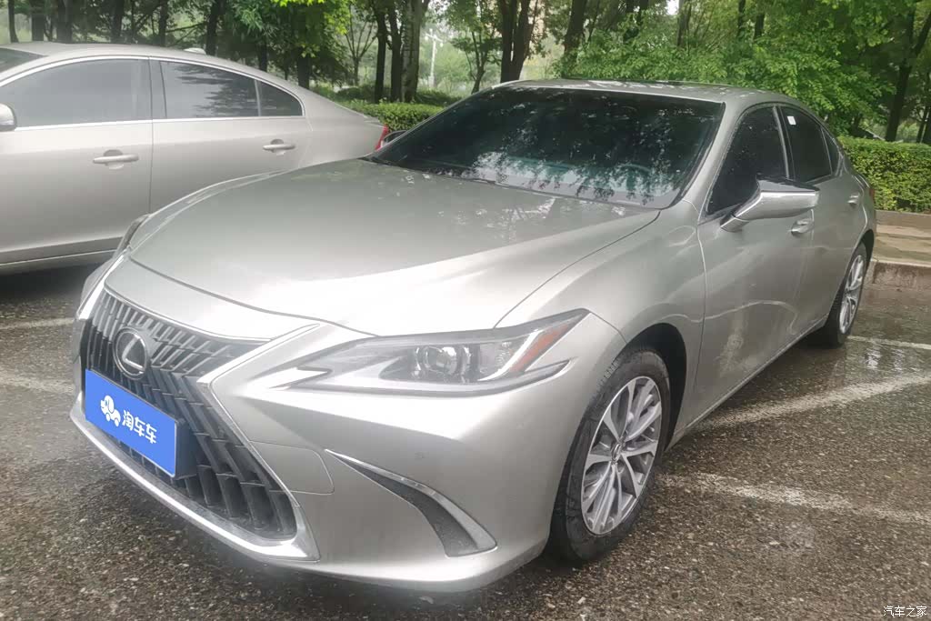 Lexus ES, 2022 1