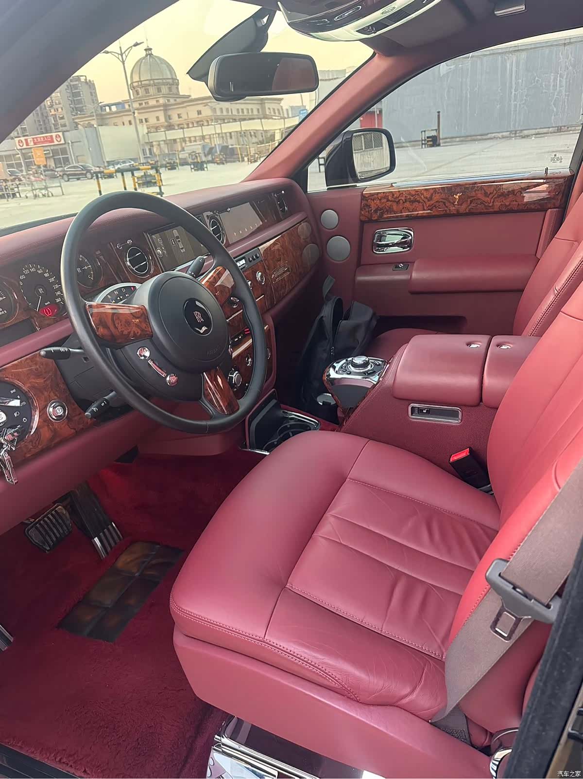 Rolls-Royce Phantom, 2015 7