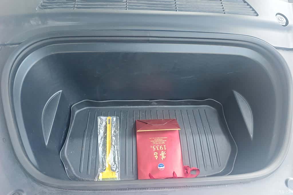 Tesla Model Y, 2024 10