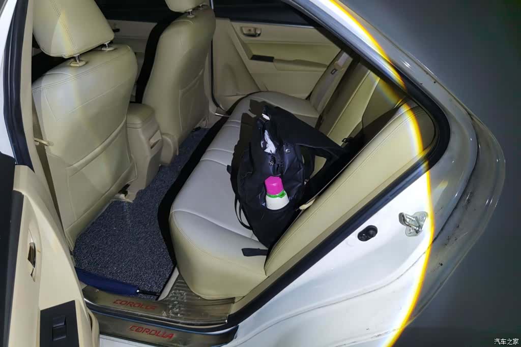 Toyota Corolla, 2015 11
