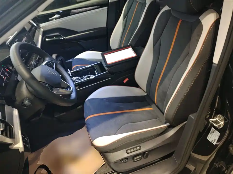 Volkswagen ID.6 CROZZ