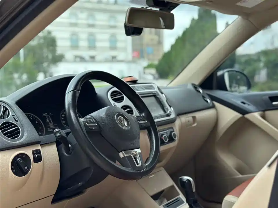 Volkswagen Tiguan Volkswagen Tiguan