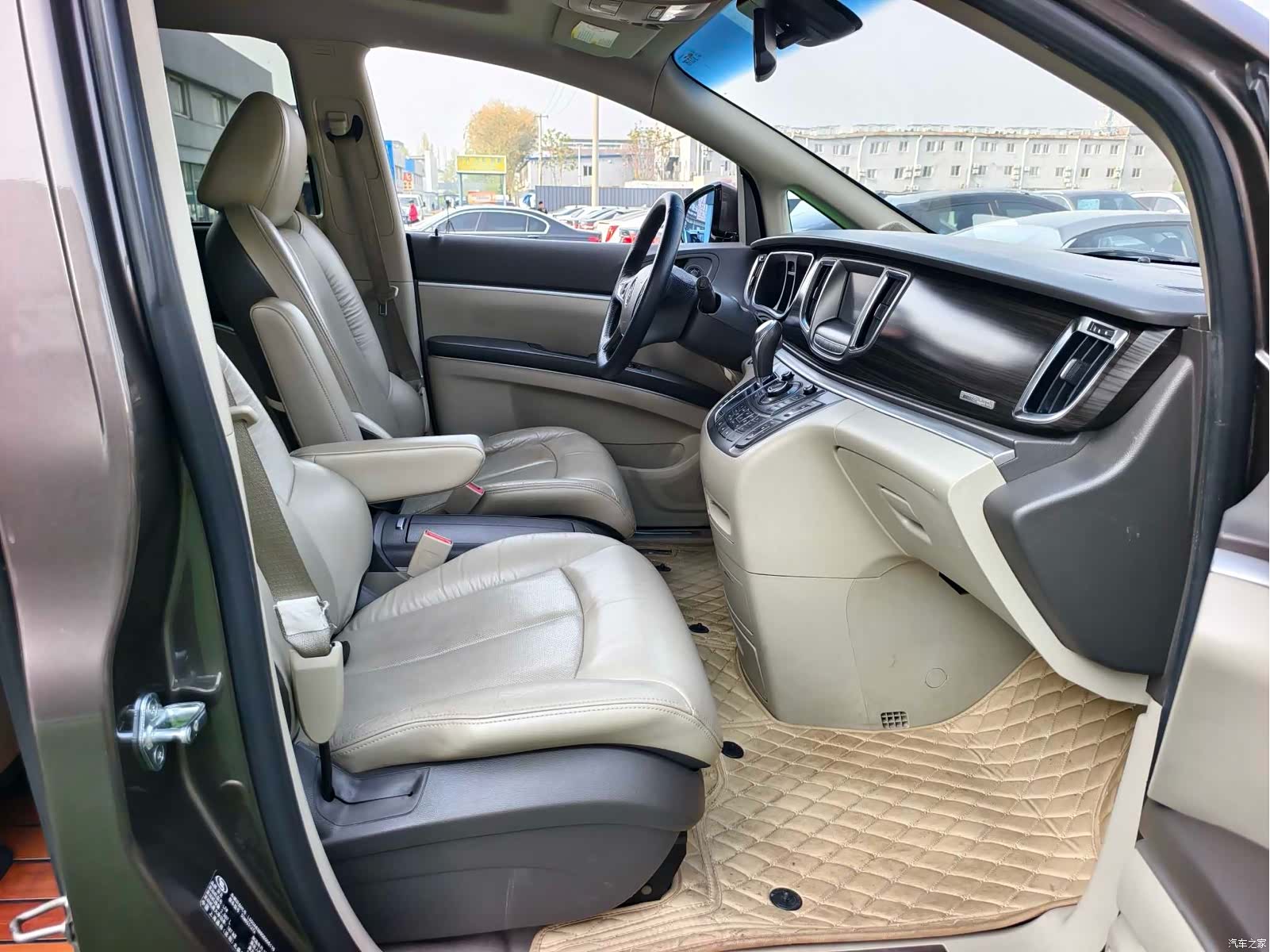 Buick GL8, 2013 16