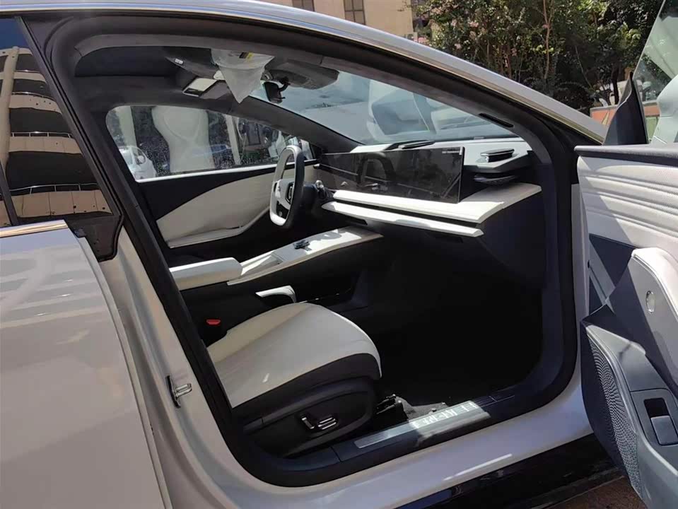 Geely Galaxy Galaxy E8