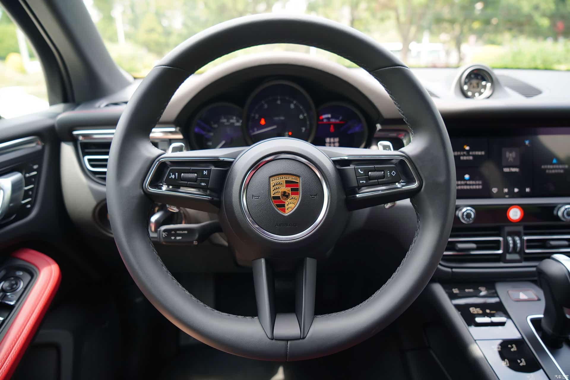 Porsche Macan, 2026 11