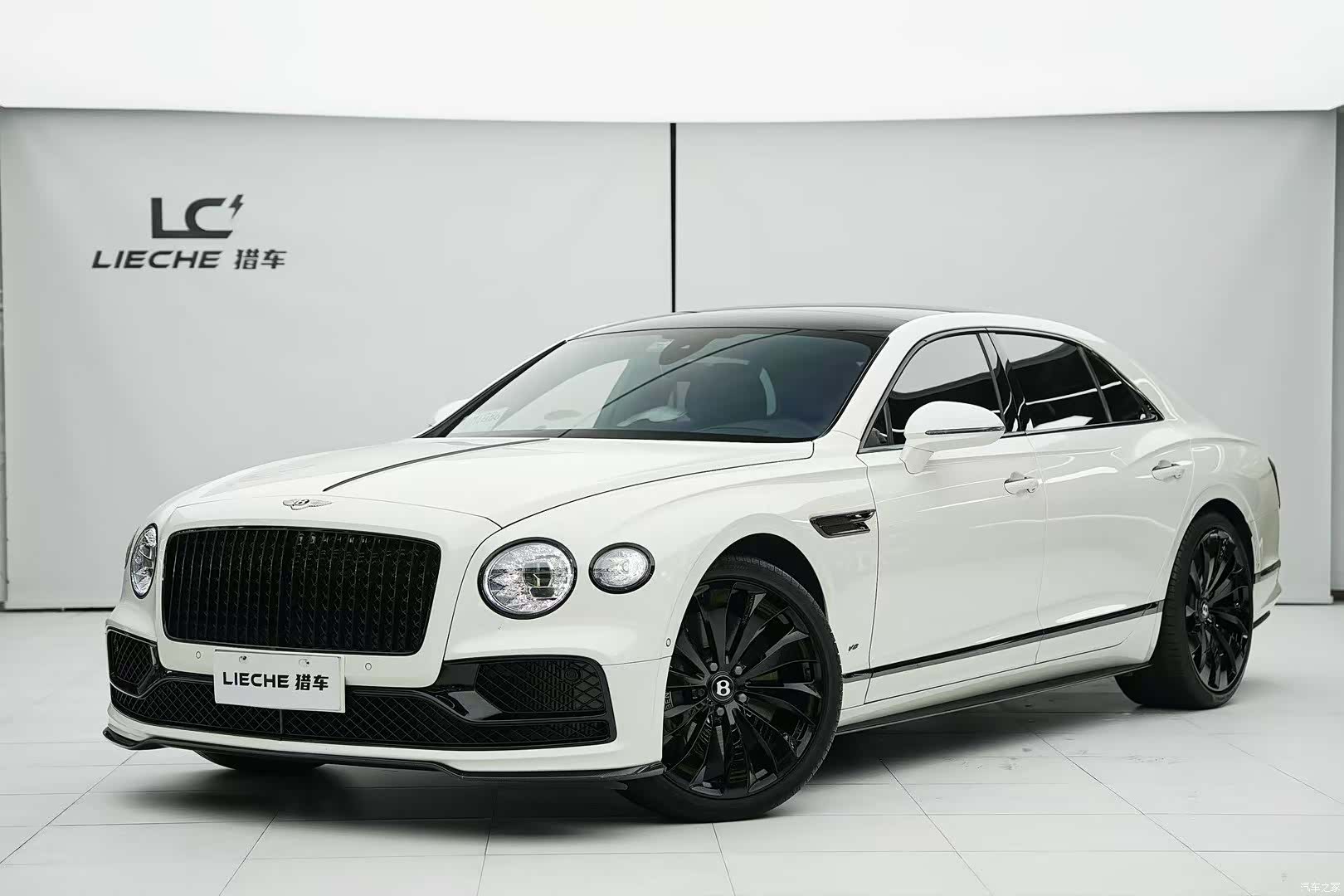 Bentley Flying Spur, 2021 1