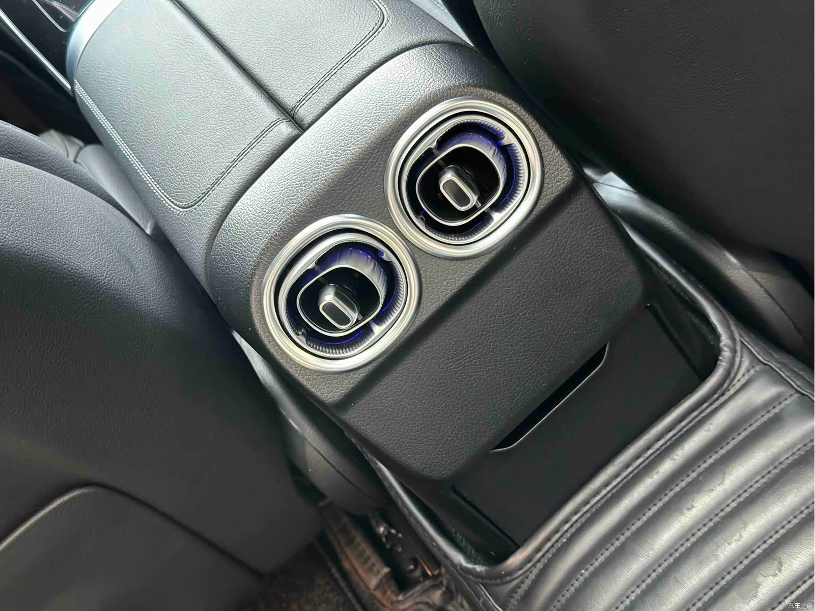 Mercedes-Benz C-Class, 2023 19