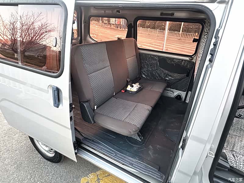 Wuling LSI, 2017 16