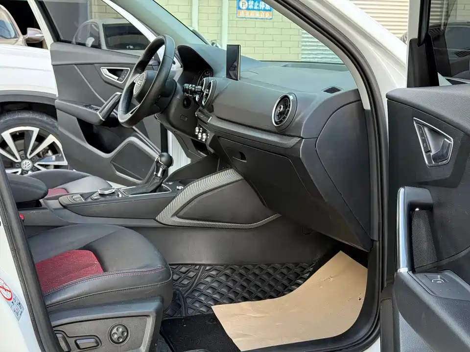 Audi Q2L Audi Q2L