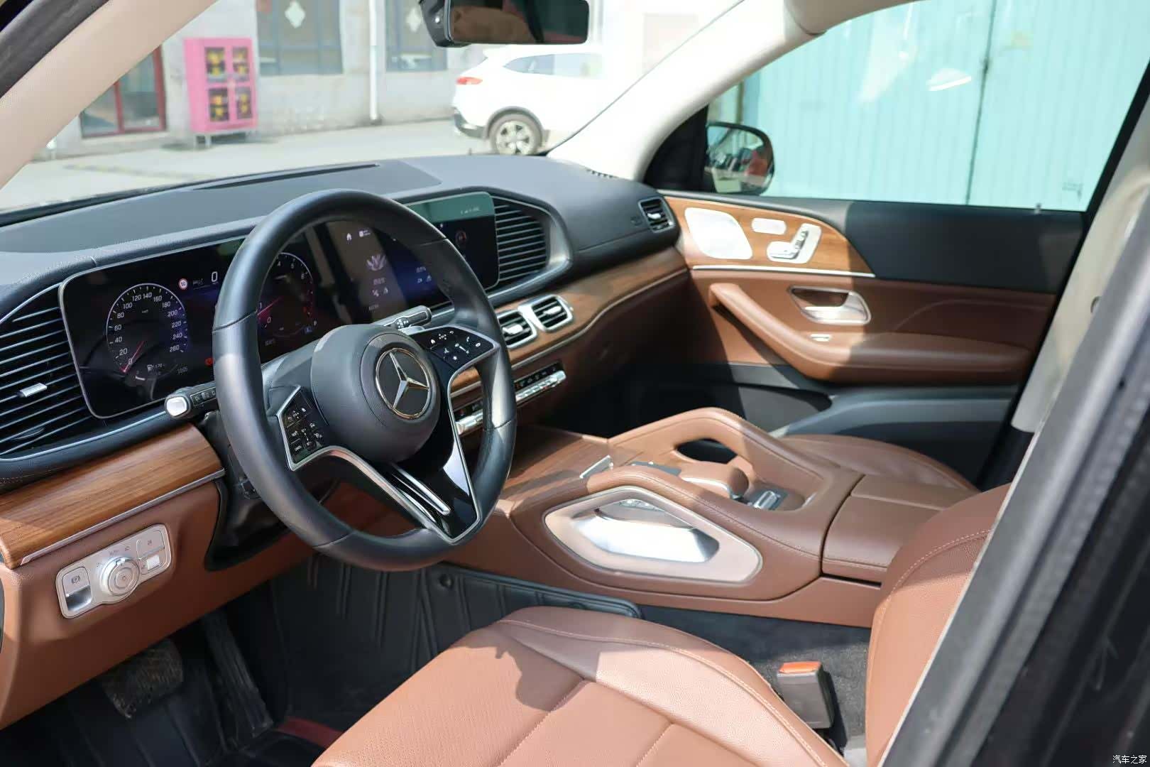 Mercedes-Benz GLE, 2025 7