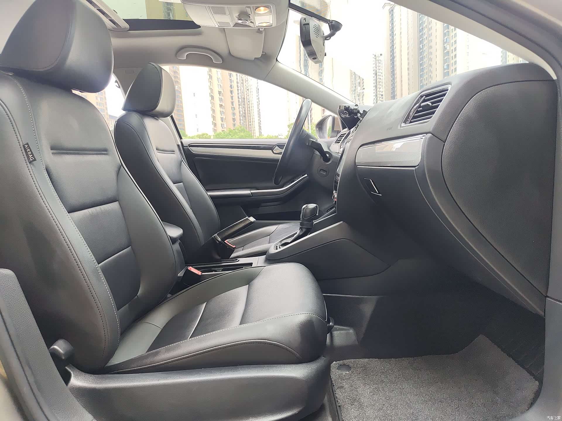 Volkswagen Sagitar, 2016 16