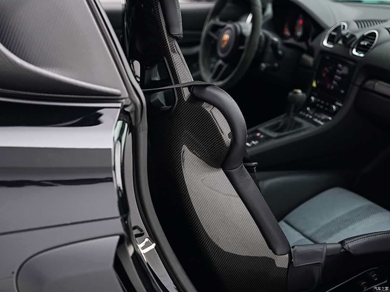 Porsche GT4, 2025 21