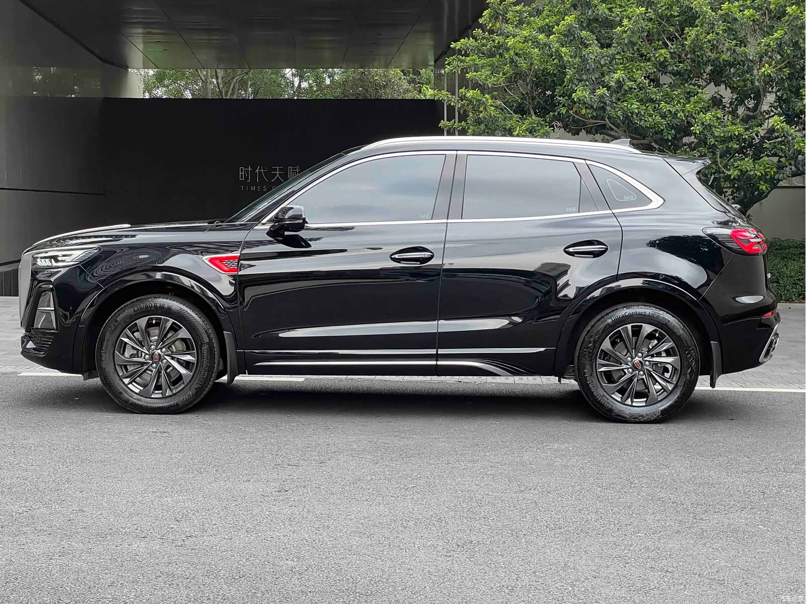 Hongqi HS5, 2024 9
