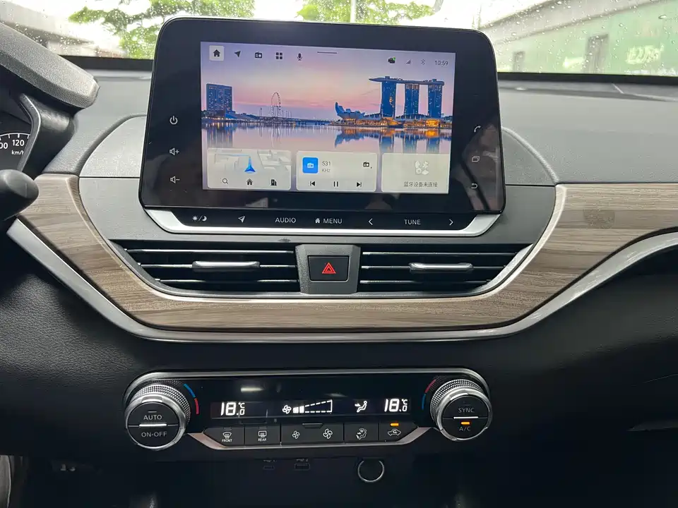 Nissan Teana