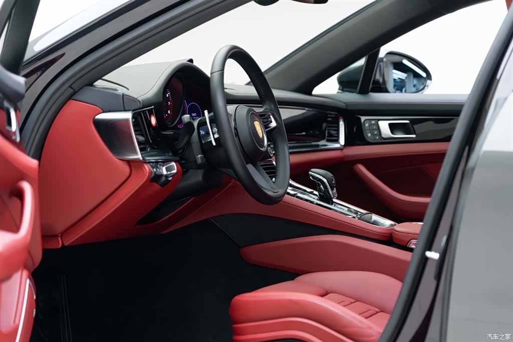 Porsche Panamera, 2022 11