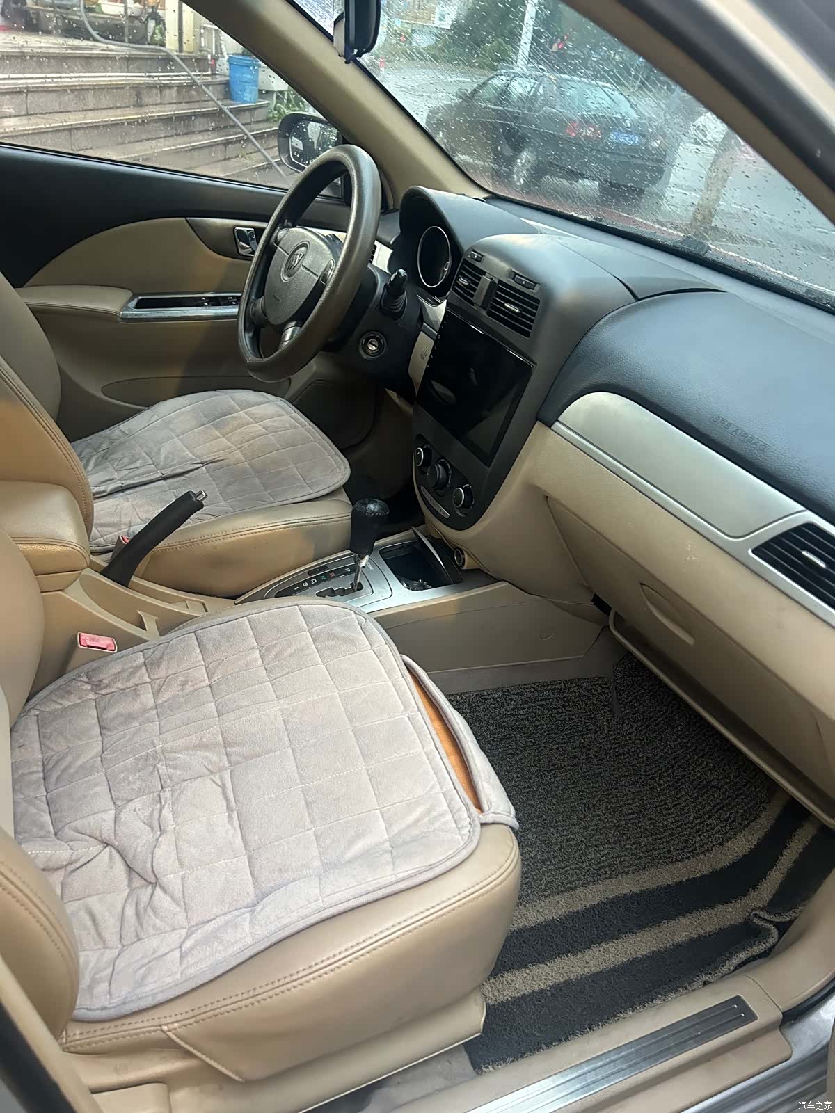 Buick 1.6LX-AT, 2012 10
