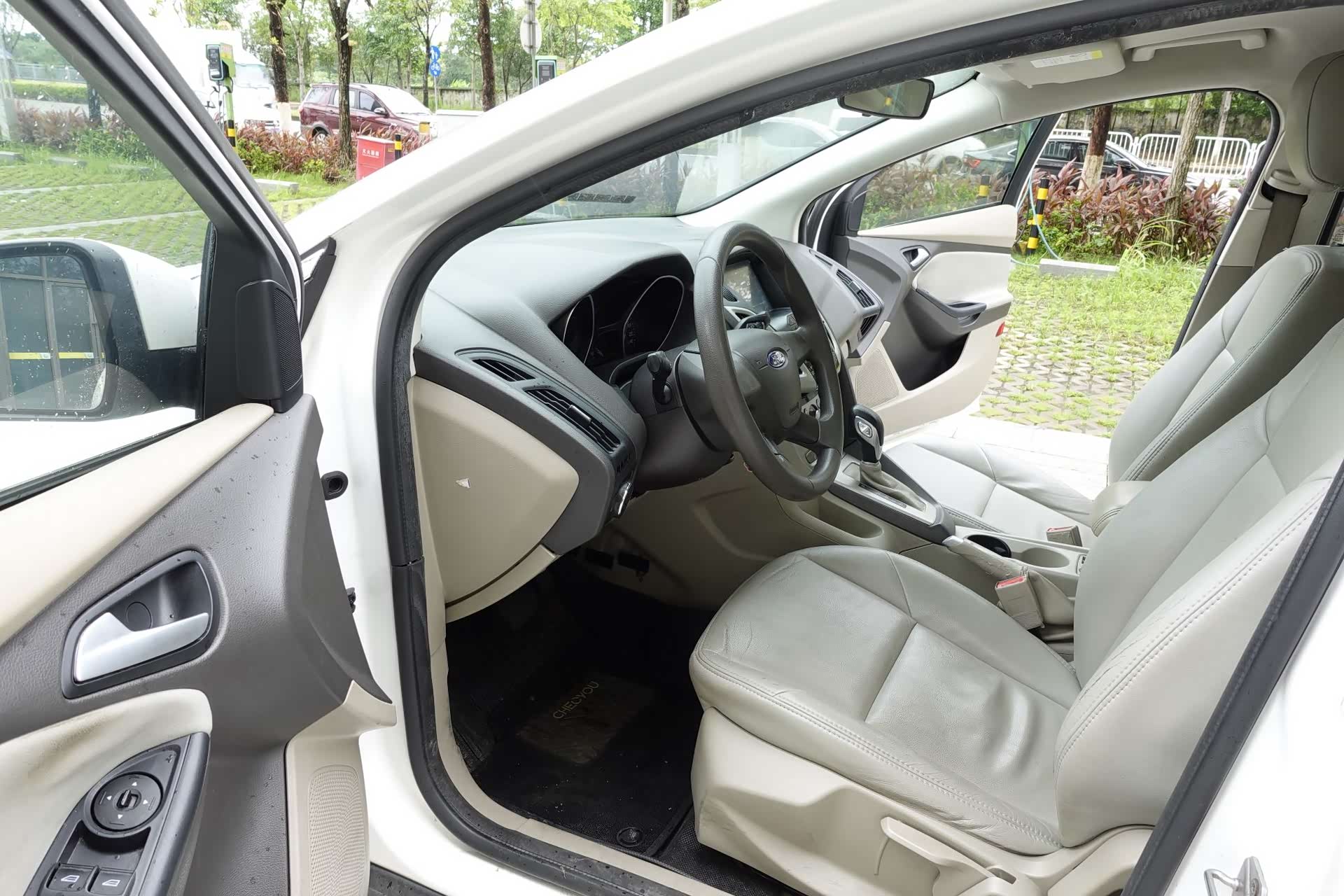 Ford Focus, 2015 10