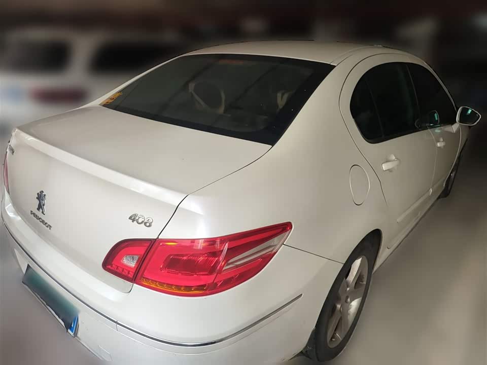 Peugeot 408
